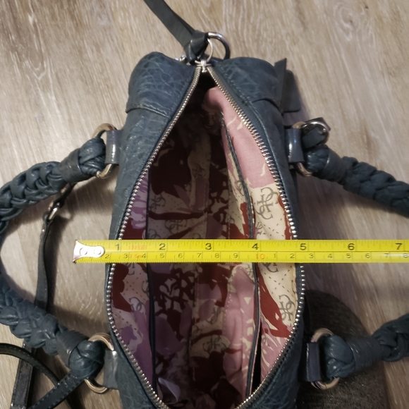 Guess Purse - Picture 6 of 6